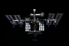 Космонавты на МКС завершили установку кресел в «Союзе МС-23»