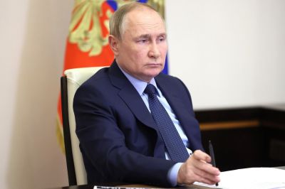 Путин дал поручения по обеспечению лекарственной безопасности