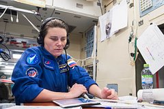 Российская женщина-космонавт начнет послеполетную реабилитацию в США