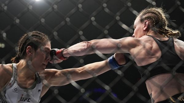 Шевченко потерпела поражение в восьмой защите титула чемпионки UFC<br />
